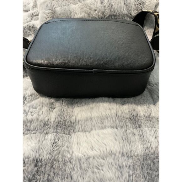 Karl Lagerfeld Black and Gold Crossbody bag Eiffel Tower Coin/bag charm NWT *** - Picture 4 of 6